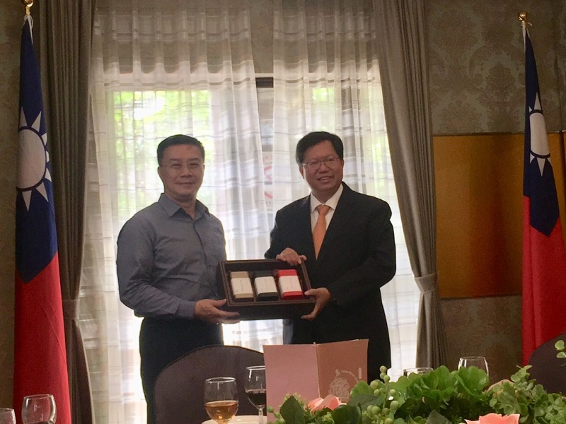 駐清奈辦事處李朝成處長8月16日會晤桃園市鄭文燦市長 新南向政策。