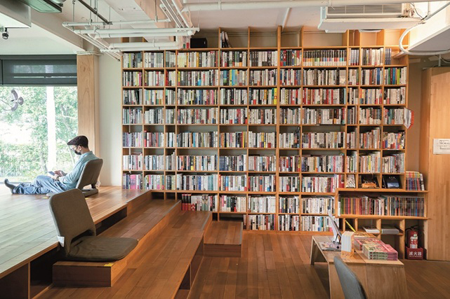 Thriving independent bookstores are part of Taiwan’s vibrant media landscape. (Chin Hung-hao)