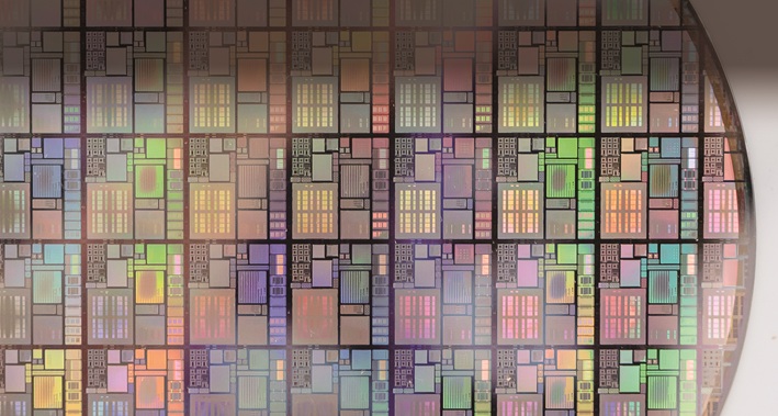 Taiwan is a major producer of integrated circuits, which play an essential role in the development of advanced technology. (Chin Hung-hao)