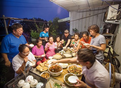 蟾蜍山辦桌 山城聚落的飲食地景 蟾蜍山辦桌 山城聚落的飲食地景圖片 - 新南向政策