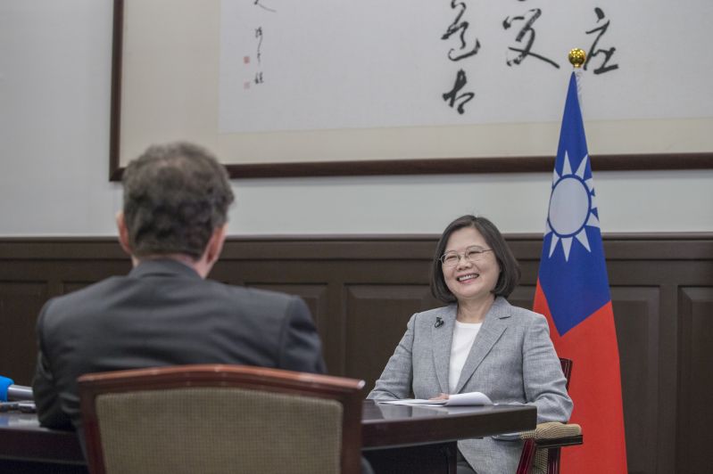 New Southbound Policy。President Tsai Ing-wen calls on the international community to stand as one in protecting universal values during an interview at the Office of the President June 25 in Taipei City. (Courtesy of Office of the President)