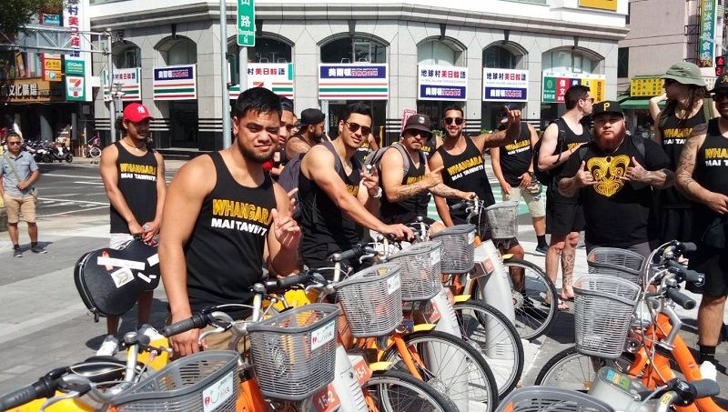 台中花博表演團隊紐西蘭毛利戰士參訪舊城區 讚台中人好客友善 台中花博表演團隊紐西蘭毛利戰士參訪舊城區 讚台中人好客友善圖片 - 新南向政策