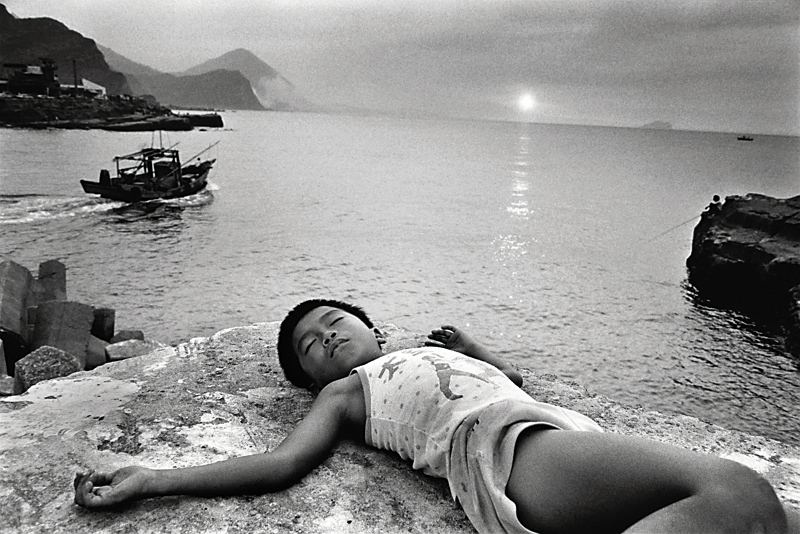 Photo Essay—Looking Back: Taiwanese Photographers' Island Gazes (1970s-1990s) Photo Essay—Looking Back: Taiwanese Photographers' Island Gazes (1970s-1990s) Photos - New Southbound Policy