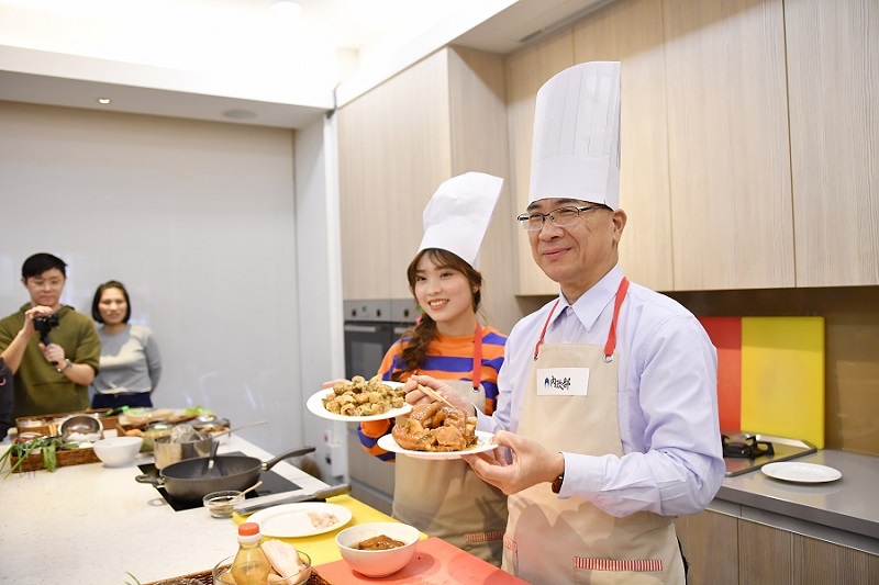 阿勇上菜囉! 徐國勇與阮秋姮私房美食大公開 阿勇上菜囉! 徐國勇與阮秋姮私房美食大公開圖片 - 新南向政策