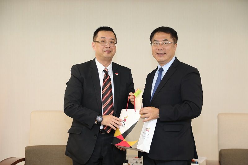 新加坡駐台北商務辦事處黃偉權代表拜會臺南市黃市長 盼開展更多交流 新加坡駐台北商務辦事處黃偉權代表拜會臺南市黃市長 盼開展更多交流圖片 - 新南向政策