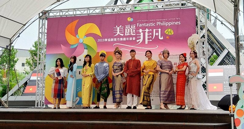 中市府東協廣場創意市集 嘉年華氣氛美麗「菲」凡 中市府東協廣場創意市集 嘉年華氣氛美麗「菲」凡圖片 - 新南向政策