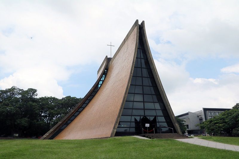 New Southbound Policy。โบสถ์ลูซ (Luce Memorial Chapel) ที่ตั้งอยู่ในมหาวิทยาลัยตงไห่ (Tunghai University, THU) ในนครไถจง ถูกขึ้นทะเบียนเป็นโบราณสถานแห่งชาติ และได้รับมอบประกาศนียบัตรในวันที่ 26 เม.ย. ซึ่งตรงกับวาระครบรอบวันคล้ายวันเกิด 102  ปีของ I. M. Pei สถาปนิกชาวอเมริกันเชื้อสายจีน  สำนักข่าว CNA วันที่ 26 เม.ย. 62 