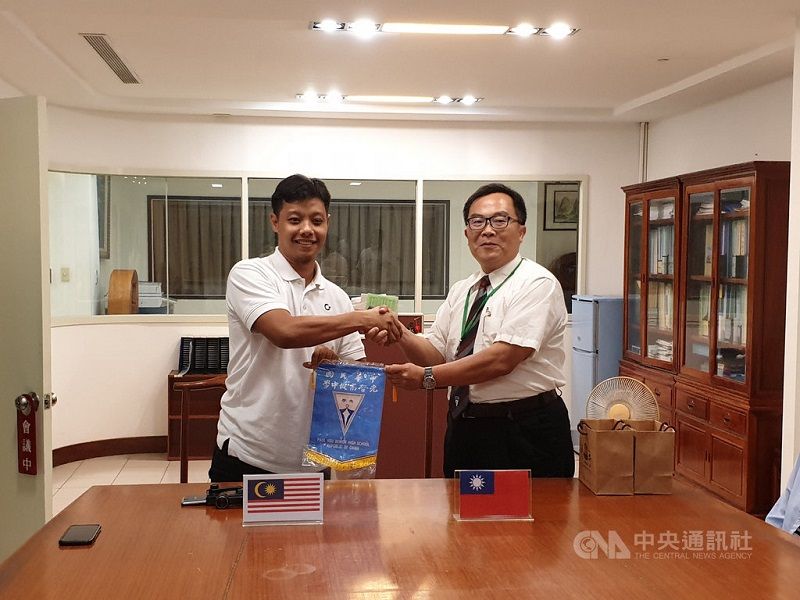 配合新南向 馬來西亞職籃球隊訪光啟高中交流 配合新南向 馬來西亞職籃球隊訪光啟高中交流圖片 - 新南向政策