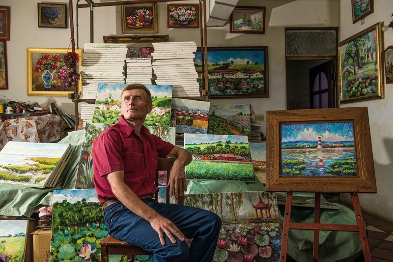 Painting the Taiwanese Countryside—Ivan Yehorov Painting the Taiwanese Countryside—Ivan Yehorov Photos - New Southbound Policy