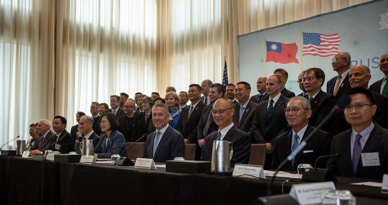 出席臺美企業高峰會 總統:持續深化臺美經貿關係 出席臺美企業高峰會 總統:持續深化臺美經貿關係圖片 - 新南向政策