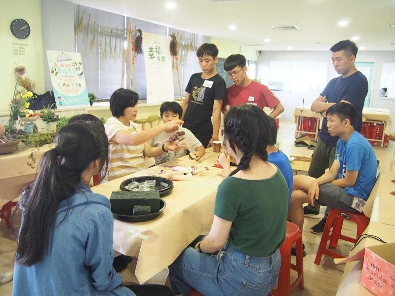 新住民家庭服務中心超萬能 暑假變身「新二代」傳遞幸福的南洋食堂 新住民家庭服務中心超萬能 暑假變身「新二代」傳遞幸福的南洋食堂圖片 - 新南向政策