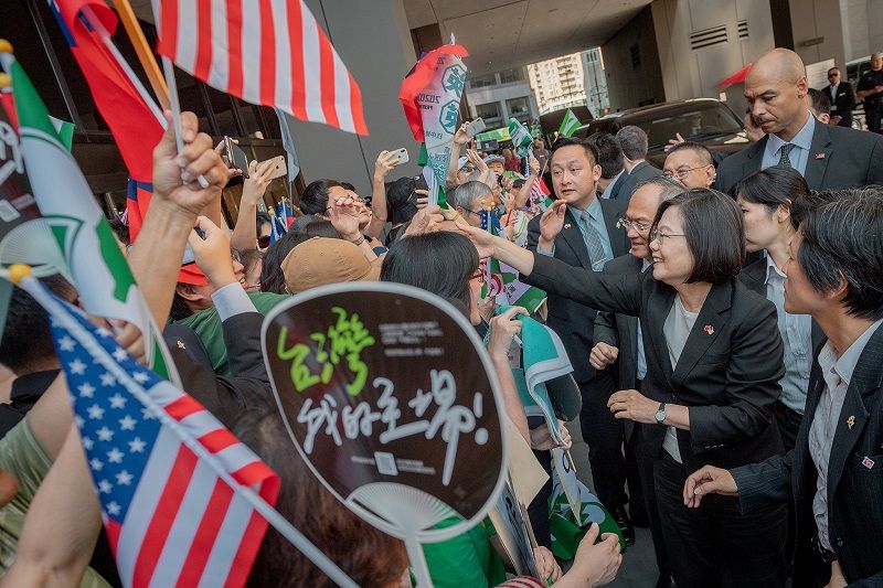 出席丹佛僑宴 總統:堅守民主、珍惜自由,保護主權,讓年輕人未來能夠繼續民主自由的生活方式 出席丹佛僑宴 總統:堅守民主、珍惜自由,保護主權,讓年輕人未來能夠繼續民主自由的生活方式圖片 - 新南向政策