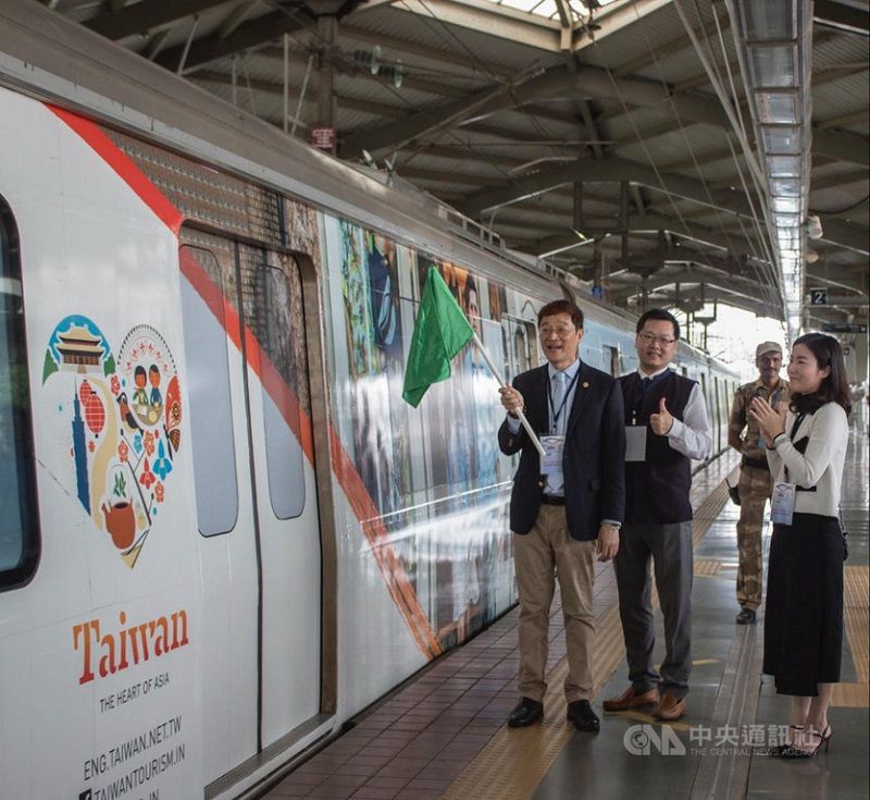台灣觀光彩繪捷運列車首次穿梭孟買 迴響熱烈 台灣觀光彩繪捷運列車首次穿梭孟買 迴響熱烈圖片 - 新南向政策