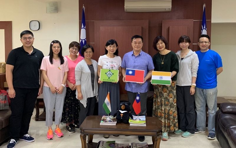 彰化基督教醫院海外醫療中心高小玲執行長率清奈醫療團乙行九人拜會駐清奈辦事處李朝成處長 彰化基督教醫院海外醫療中心高小玲執行長率清奈醫療團乙行九人拜會駐清奈辦事處李朝成處長圖片 - 新南向政策