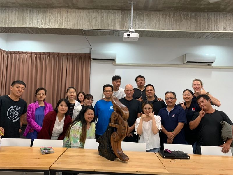 紐西蘭David Brosnahan及日本豐田知穗國際藝術家臺東駐村 大呼愛上臺東原民文化 紐西蘭David Brosnahan及日本豐田知穗國際藝術家臺東駐村 大呼愛上臺東原民文化圖片 - 新南向政策