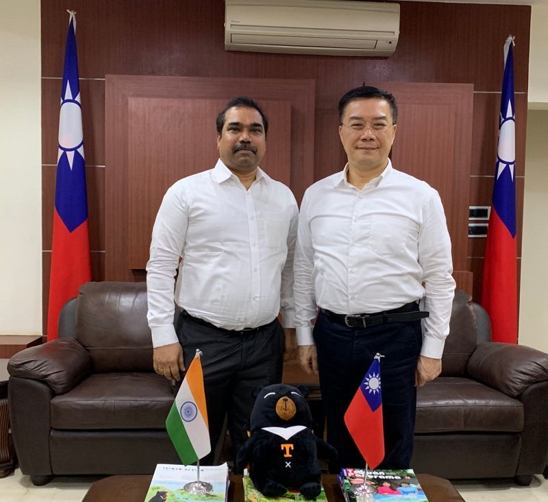 印度泰米爾那都州過濾芯製造商Sun Filtration Pvt. Ltd.總經理N. P. Prasad拜會駐清奈辦事處李朝成處長 印度泰米爾那都州過濾芯製造商Sun Filtration Pvt. Ltd.總經理N. P. Prasad拜會駐清奈辦事處李朝成處長圖片 - 新南向政策