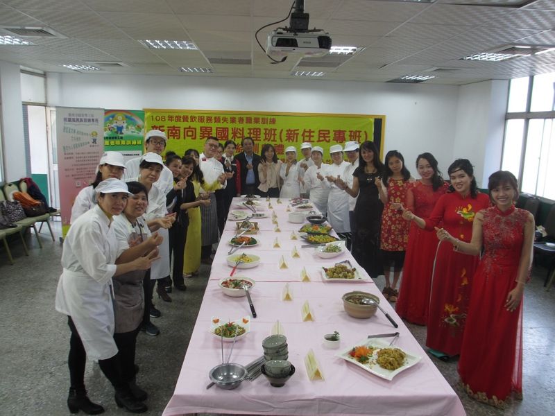新住民展創意 異國美食好吸睛 『新南向異國料理班(新住民專班)』結訓成果展 新住民展創意 異國美食好吸睛 『新南向異國料理班(新住民專班)』結訓成果展圖片 - 新南向政策