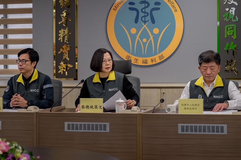 慰勉中央流行疫情指揮中心防疫同仁 總統:我們有克服困難的能力 有信心戰勝疫情 慰勉中央流行疫情指揮中心防疫同仁 總統:我們有克服困難的能力 有信心戰勝疫情圖片 - 新南向政策