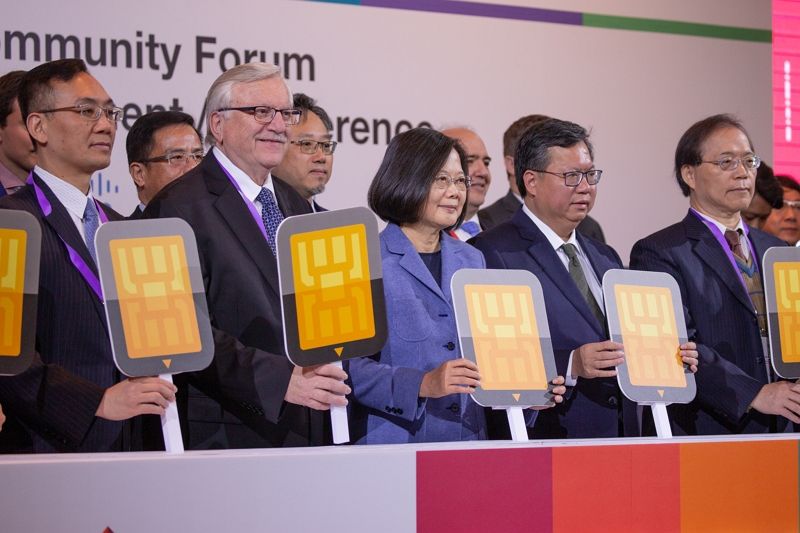 總統:臺灣即將和日本、韓國、美國等主要國家 正式同步進入5G時代 總統:臺灣即將和日本、韓國、美國等主要國家 正式同步進入5G時代圖片 - 新南向政策