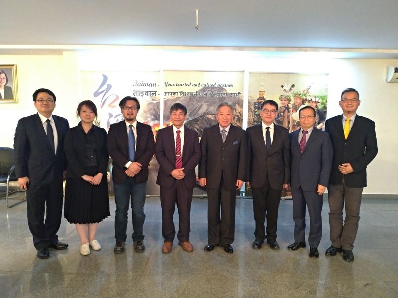 Mr. Mark Cheng, Deputy Director General of Central Weather Bureau, and his delegation called at Taipei Economic and Cultural Center in India Mr. Mark Cheng, Deputy Director General of Central Weather Bureau, and his delegation called at Taipei Economic and Cultural Center in India Photos - New Southbound Policy