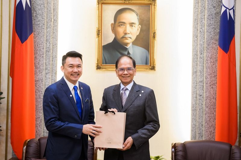 游院長接見「新加坡駐台北商務辦事處」新任商務代表葉偉傑大使一行 游院長接見「新加坡駐台北商務辦事處」新任商務代表葉偉傑大使一行圖片 - 新南向政策