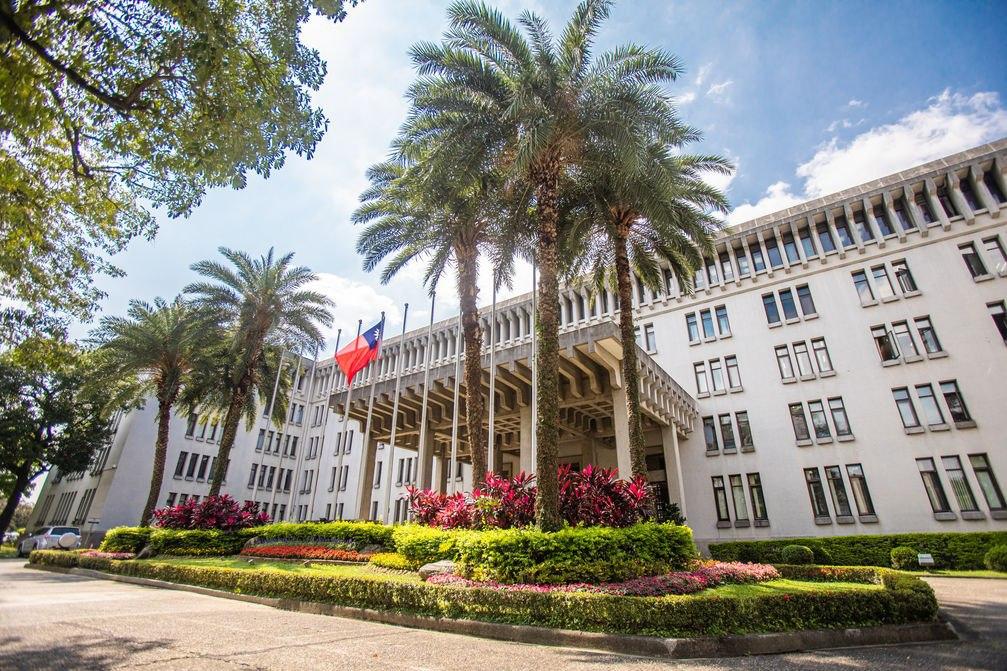 New Southbound Policy。A  second visit by former Japan Prime Minister Yoshiro Mori to attend late President Lee Teng-hui’s memorial service is sincerely welcomed by the MOFA Sept. 17. (Staff photo/Pang Chia-shan) 