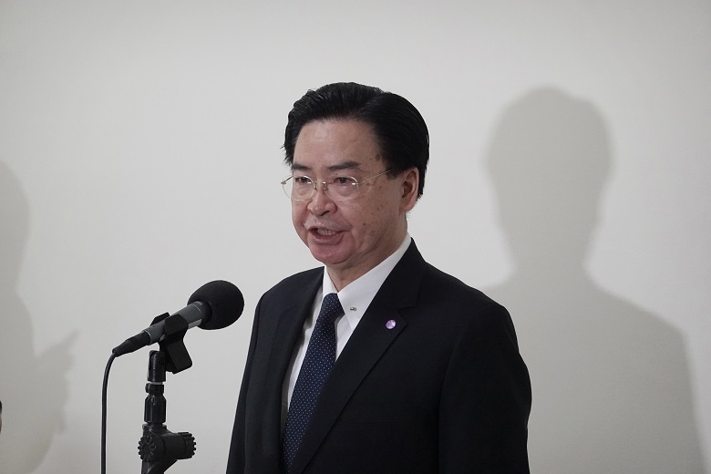 New Southbound Policy。Menlu Joseph Wu menjelaskan setelah MOFA melayangkan protes, kesalahan pencantuman nama terhadap kota-kota besar Taiwan sudah diralat oleh instansi terkait. Pihak “Global Covenant of Mayors for Climate and Energy” menjelaskan kesalahan tersebut merupakan kesalahan teknis, dan mereka segera melakukan ralat setelah menerima pemberitahuan. (Foto oleh CNA)