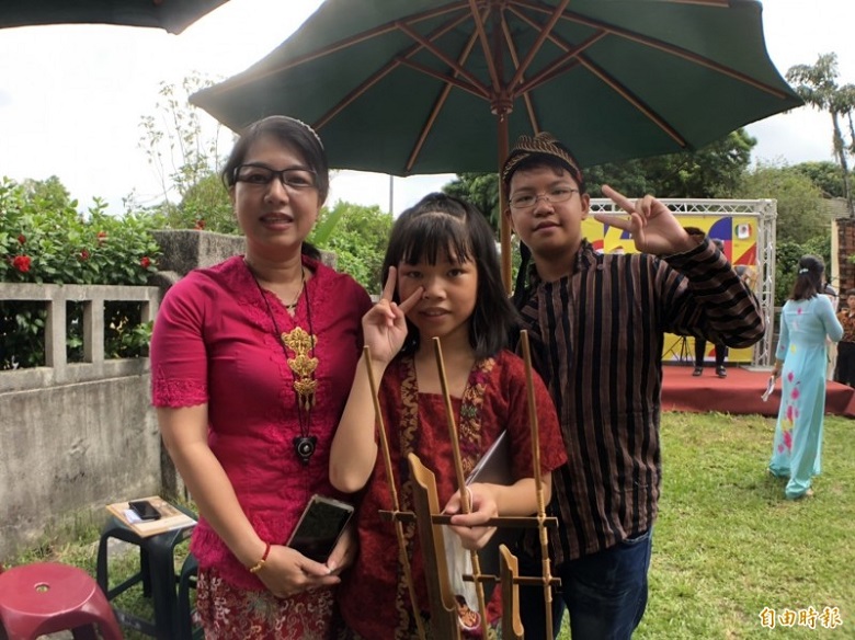 New Southbound Policy。Selama 2 tahun terakhir, Wang Yu-ling juga mulai berkecimpung di bidang fotografi, untuk mendokumentasikan kehidupan para pekerja migran di atas kapal, dan detail dalam keseharian mereka. (Foto oleh LTN)