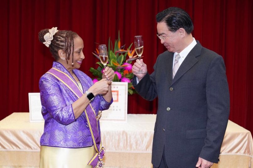 ベリーズ大使に大綬景星勲章、多分野での提携・交流に貢献 : Taiwan Today