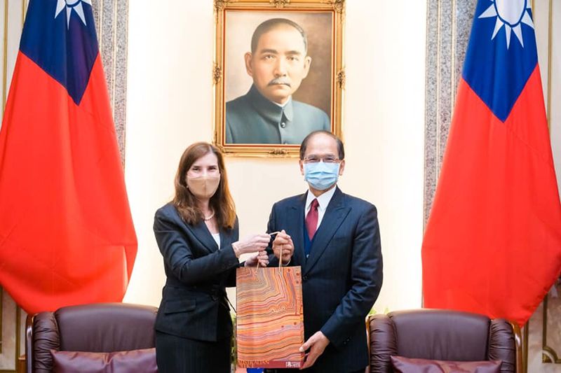 游院長接見澳洲駐台辦事處新任代表露珍怡(Jenny Bloomfield)女士一行3人 游院長接見澳洲駐台辦事處新任代表露珍怡(Jenny Bloomfield)女士一行3人圖片 - 新南向政策