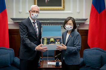 接見捷克參議院訪團　總統：臺灣和捷克相互守望　一起為世界帶來良善力量　為全球繁榮發展做出更多貢獻 - 圖片