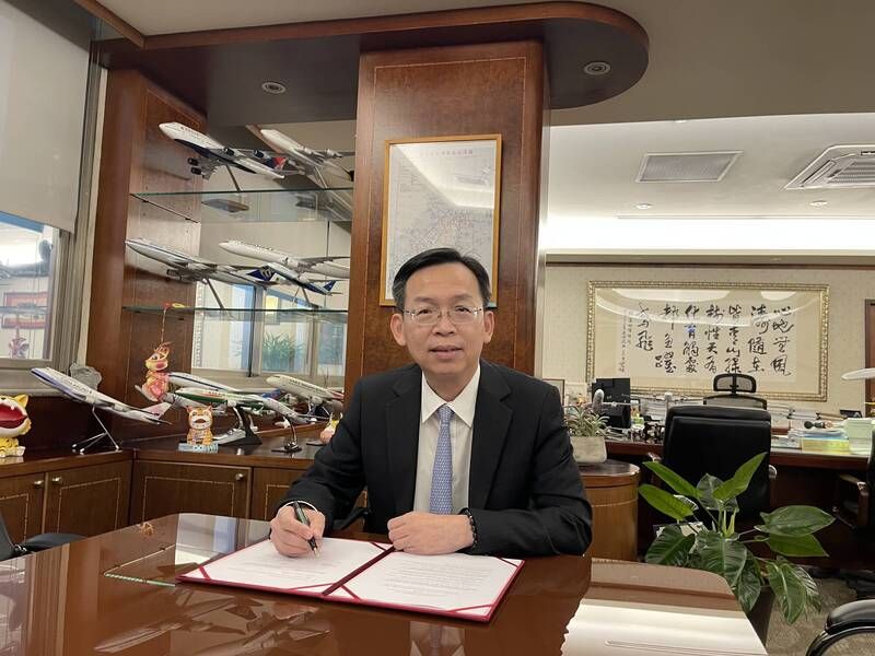 New Southbound Policy。Perjanjian tersebut ditandatangani oleh Direktur Jenderal CAA Taiwan, Lin Kuo-shian, dan Kepala UKCAA, Richard Moriarty, dan menegaskan pengakuan terhadap standar serta sertifikasi produk penerbangan di kedua negara pasca-Brexit. Setelah Inggris keluar dari Uni Eropa, kewenangan untuk mengawasi penerbangan di Inggris beralih dari European Union Aviation Safety Agency (EASA) kepada UKCAA.  