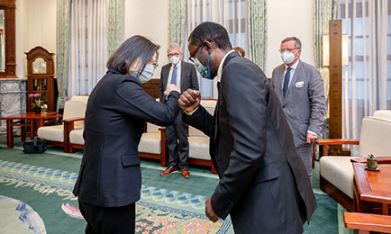 接見世界醫師會會長　總統：臺灣有能力也有意願　為全球公衛醫療體系做出更多貢獻　為人類健康安全注入更多能量 - 圖片