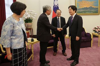 副總統：推動公共衛生政策及發展精準醫療產業　讓國人健康更有保障 - 圖片