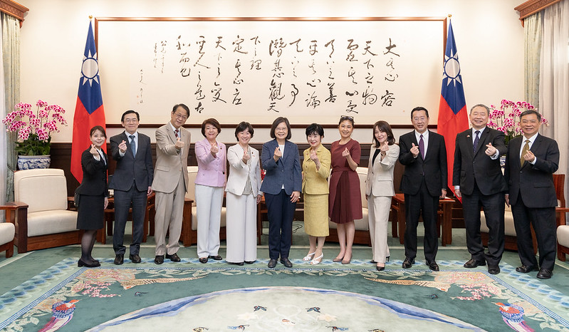 蔡英文総統、山東昭子前参院議長が率いる超党派の国会議員団と会談