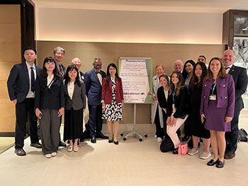 食藥署署長吳秀梅於世衛大會期間出席藥學論壇分享我國藥品穩定供應機制及策略 - 圖片