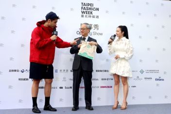 Nude sculptures find new home in Huashan Park - Taiwan Today