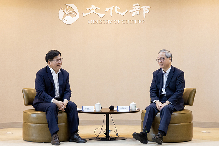 Minister of Culture Li Yuan, right, and Foreign Minister Lin Chia-lung discuss leveraging Taiwan culture to further diplomacy in Europe. (Courtesy of Ministry of Culture)