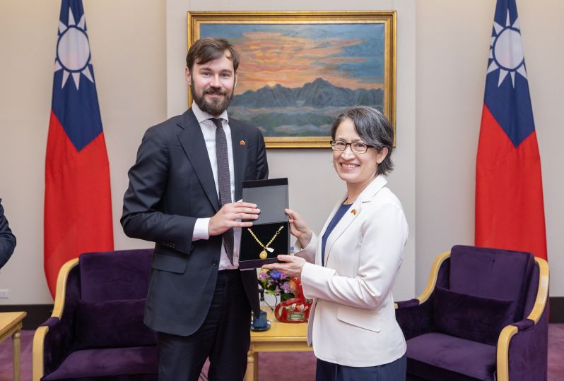 New Southbound Policy。Wapres Hsiao Bi-khim Terima Kunjungan Delegasi Parlemen Lithuania di Istana Kepresidenan