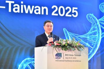 Image - Premier Cho pledges further biotechnology development