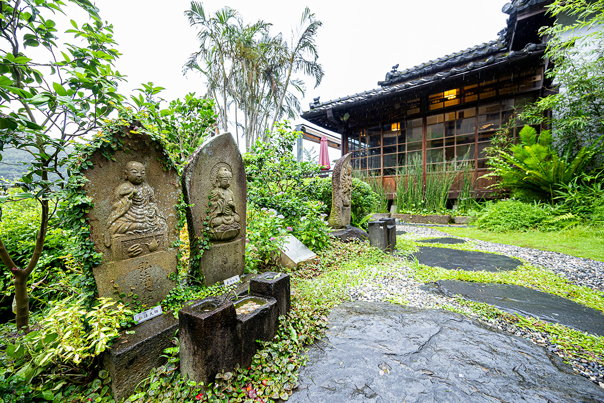 The museum collection holds four statues that were originally installed around Taipei in the 1920s to pay tribute to Japan’s Shingon school of Buddhism. (Photo by Chen Mei-ling)
