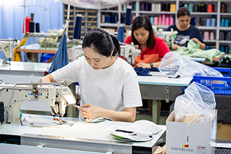 Apparel production represents only a small segment of the domestic textile industry. (Photo by Chin Hung-hao)