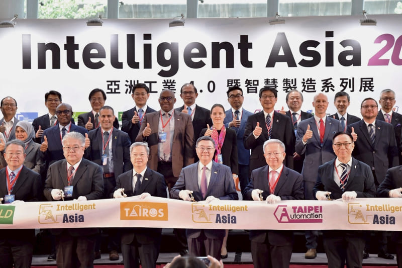 Premier Cho pledges to continue developing AI in Taiwan