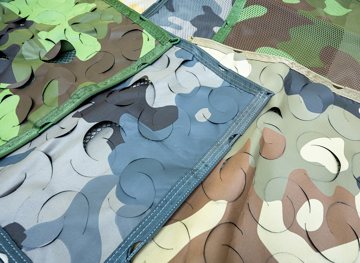 La empresa también suministra telas para equipamiento de defensa, como redes de camuflaje multiespectral. (Foto de Chen Mei-ling)