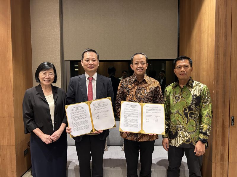 New Southbound Policy。​​​​​​​Taiwan dan Indonesia juga mencapai konsensus awal terkait akses pasar produk pertanian dan perluasan perdagangan, yang ke depan akan ditindaklanjuti lewat pertukaran reguler serta program kerja sama percontohan, demi mendorong modernisasi pertanian dan pembangunan berkelanjutan.

