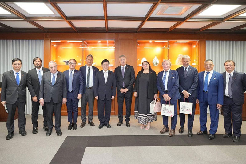 Foreign Minister Lin meets with Italy-Taiwan Parliamentary Friendship Group delegation led by Cochair Paroli
