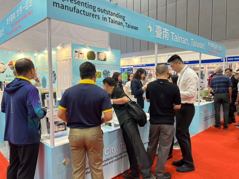 台南市政府攜手廠商前進2025胡志明市國際塑橡膠工業展圖片 - 新南向政策