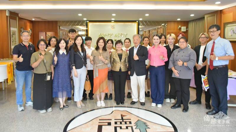 徐佳青訪視產攜專班 籲課業生活並重圖片 - 新南向政策
