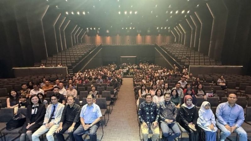 New Southbound Policy。Tiga alumni berprestasi asal Indonesia yang pernah menempuh pendidikan dan menjalani praktik klinis di TMU juga turut diundang sebagai pembicara. Mereka berbagi pengalaman berharga selama studi di Taiwan, sekaligus memperlihatkan komitmen jangka panjang TMU dalam mendukung pengembangan talenta medis Indonesia serta mempererat hubungan kedua pihak.