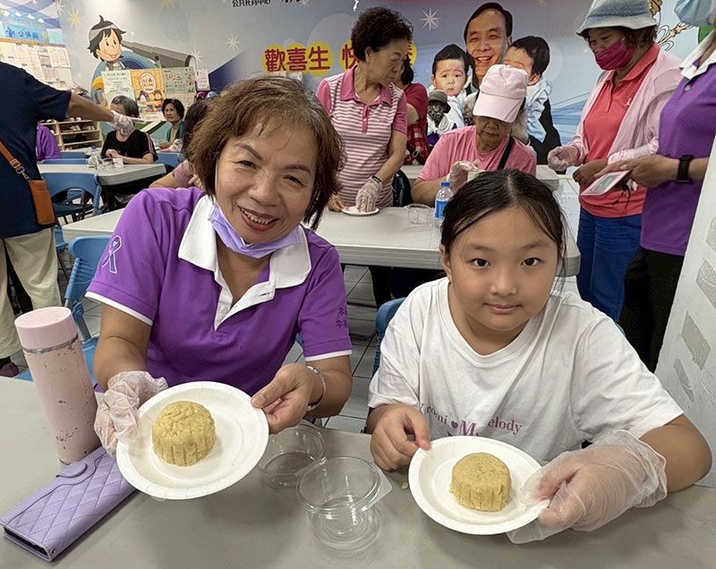 提燈遊月下 移民署家庭教育體驗越南中秋節文化圖片 - 新南向政策
